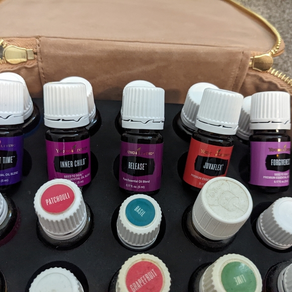 30 young living essential oils - Picture 4 of 8